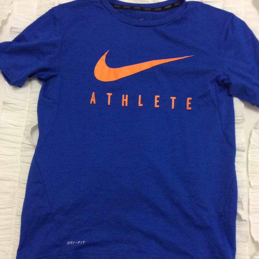 athletic top